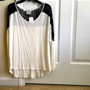 Forever21 high low blouse with lace
